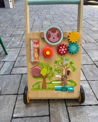 “Spingi spingi” carrello per primi passi in legno