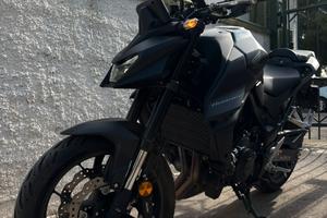HONDA HORNET 750 2025