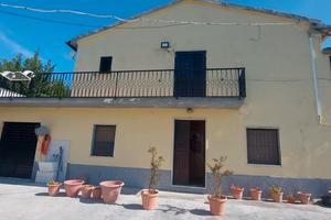 Casa indipendente con piscina