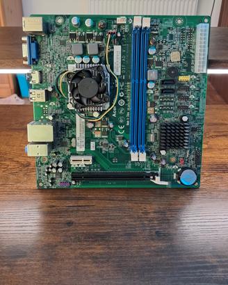 Scheda madre con Minipricessor AMD E1-1200