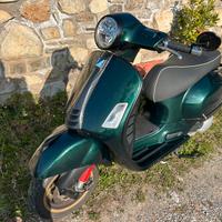 Vespa GTS 300 Super Racing Sixties Hpe