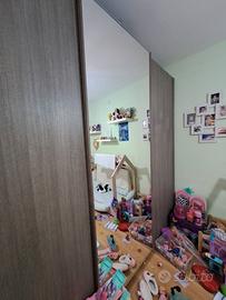 ARMADIO MODERNO ANTE SCORREVOLI CON SPECCHIO