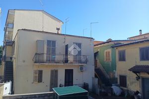 2 LOCALI A ROCCA PRIORA