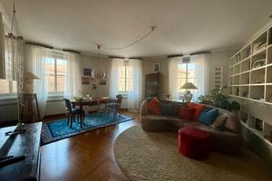 Ampio quadrilocale con vista parco