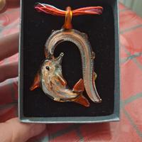 collana in vetro soffiato con delfino