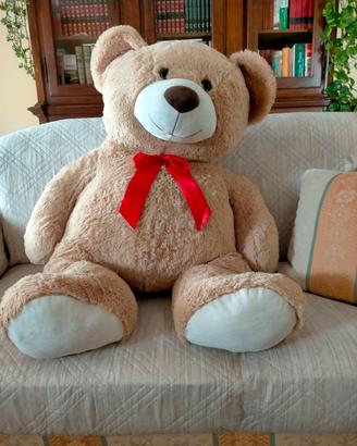 Orso di peluche gigante 