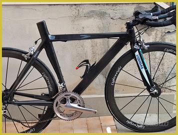 Triathlon carbon – telaio pronto all’uso