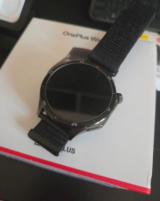 Oneplus watch 3 con tanti accessori