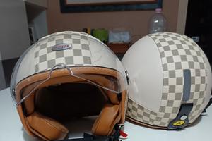 coppia casco moto vintage in pelle 