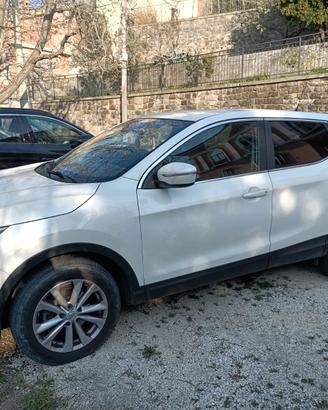 Autovettura Nissan Qashqai j11 Acenta