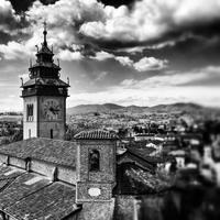 Pilota droni con documenti in regola