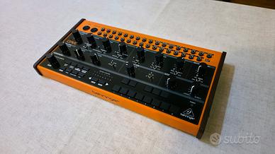 Behringer CRAVE Synth analogico semi-modulare