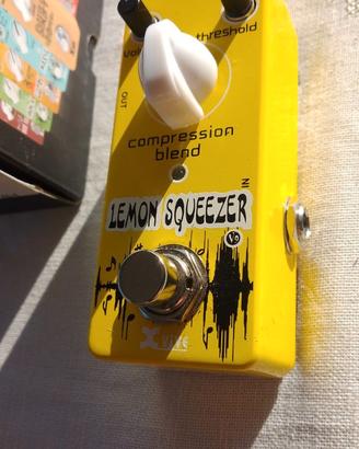 Pedale chitarra Compressore Xvive v9