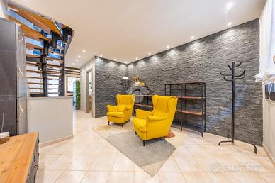 VILLA A SCHIERA A ROMA