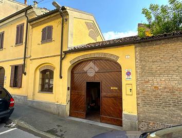 CASA SEMINDIPENDENTE A TORTONA