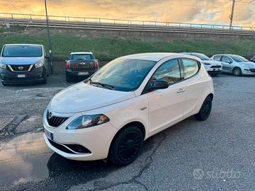 Lancia Ypsilon III 1.0 firefly hybrid Silver s&s 7