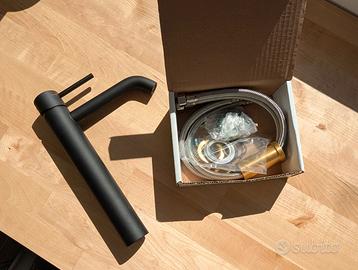 Rubinetto per lavabo TAYRONA nero verniciato opaco