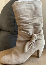 Stivaletto in camoscio n. 39