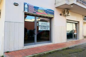 Locale fronte strada a Montesilvano centro