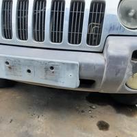 JEEP CHEROKEE SPORT 2010 - PARAURTI ANTERIORE