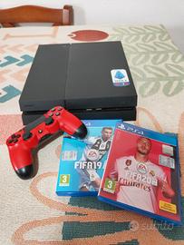 PlayStation 4 nuova con joystick e 2 giochi 