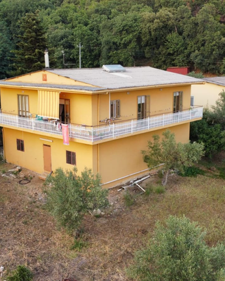 Casa indipendente due piani con terreno agricolo