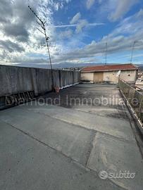 Palazzetto con terrazza a Giarre centro
