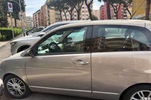 Lancia Y usata