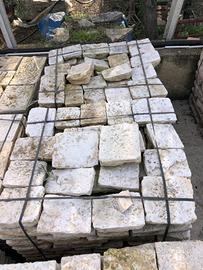 Basola in pietra di recupero