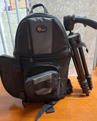 zaino monospalla e cavalletto manfrotto
