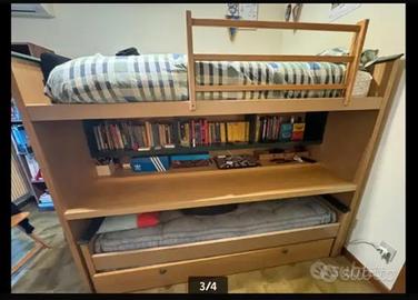 Letto a castello 3 posti  letto con scrivania