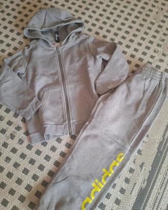 tuta Adidas bimbo tg 7/8 anni 