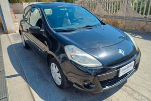Renault Clio Van "TAGLIANDI RENAULT"