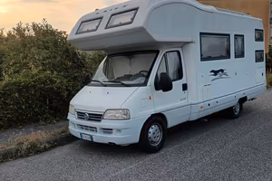 laika ecovip 8.1  64.000 km con garage