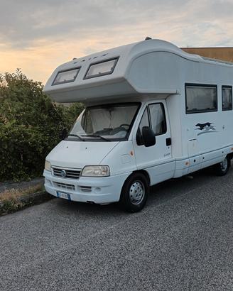 laika ecovip 8.1  64.000 km con garage