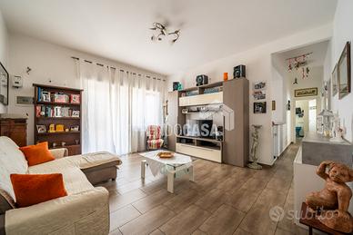 Ristrutturato 4 Vani mq 121 zona Leonardo da Vinci