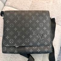 Borsello LV nero nuovo mai utilizzato