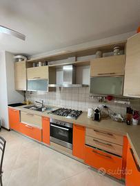 Cucina con elettrodomestici escluso forno