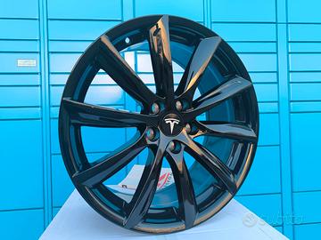 Cerchi in lega per Tesla da 19 nero lucido