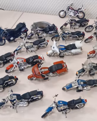 Harley Davidson modellino moto Maisto Scegli!