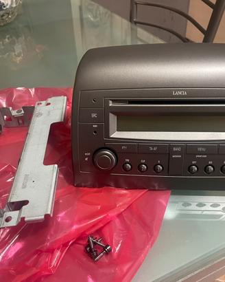 Stereo Lancia Y anno 2005