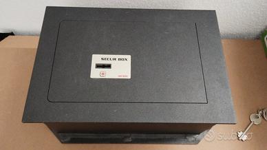 Cassaforte  a muro con 2 chiavi - nuova