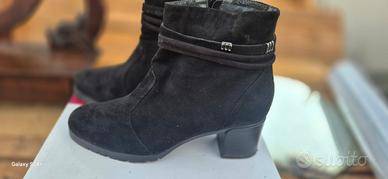 Stivaletti neri eur 40 da donna con tacco