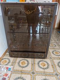 mobile di legno 