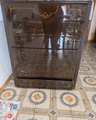 mobile di legno 