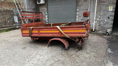 Ribaltabile trilaterale