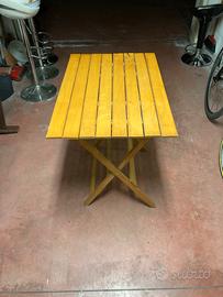 Tavolino pieghevole in legno da giardino