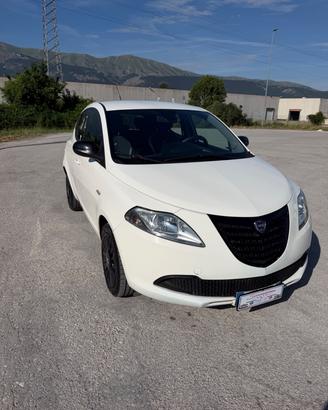 Lancia Ypsilon 1.2 69 CV 5 porte Silver