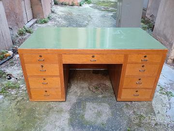 scrivania ministeriale 