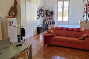 V004020 BOLOGNA CENTRO - VIA PETRONI